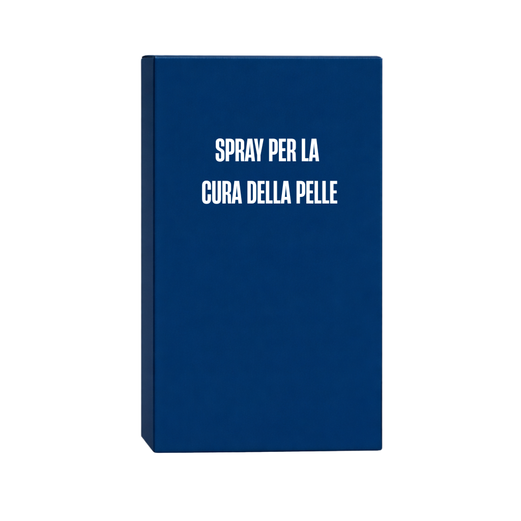 Spray per la cura della pelle confezionato in un elegante packaging blu.