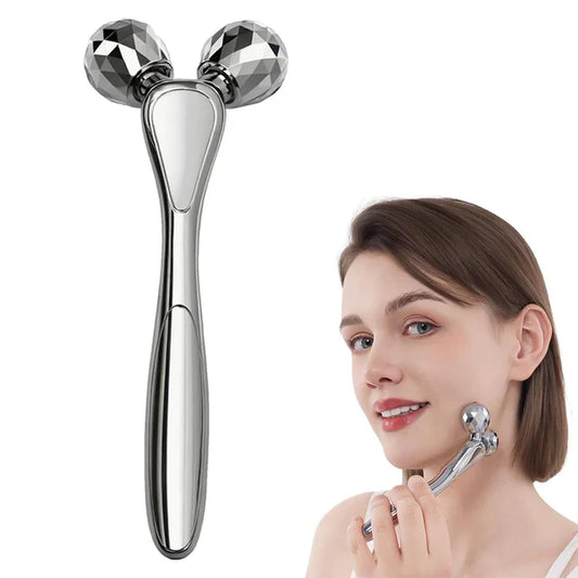 Pura Neve – Massaggiatore Viso Anti-Age utilizzato da una donna per levigare la pelle e ridurre le rughe.